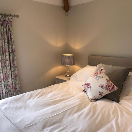 Whiteways Farmhouse Buckland Newton Exterior photo